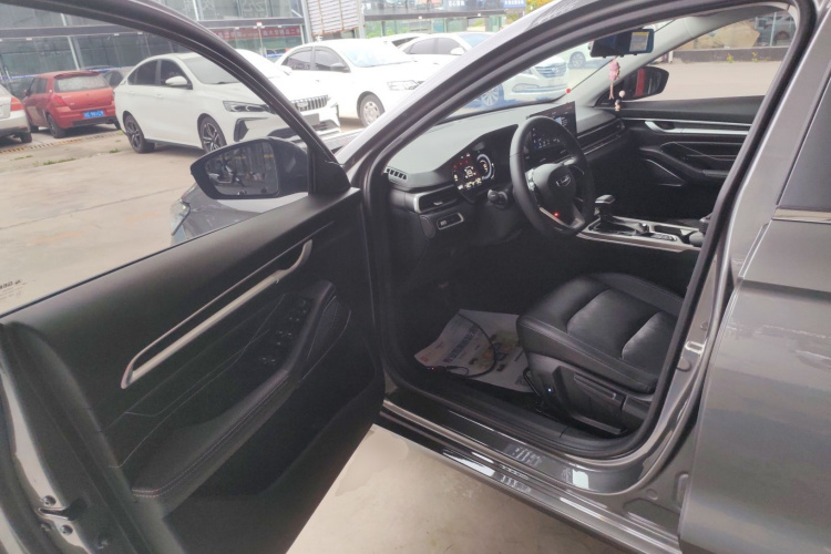 GEELY Emgrand 2024 #16 GEELY Emgrand 2024 car image #16