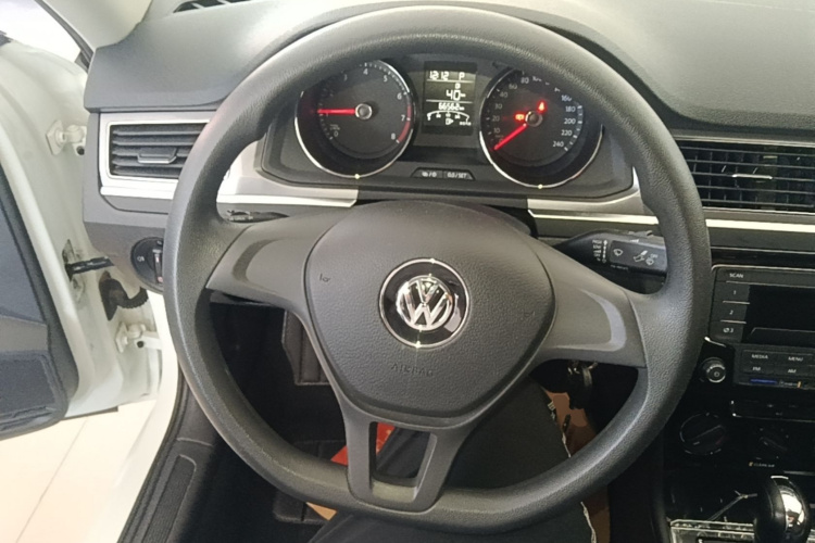 Volkswagen Bora 2022 car image #11