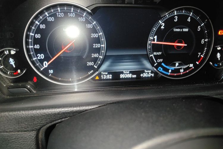 BMW 3 Series 2019 car image #12