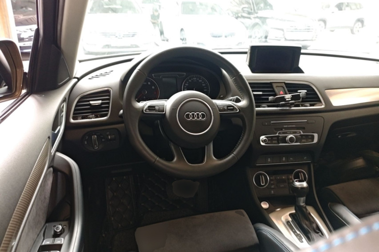 Audi Q3 2019 #15 Audi Q3 2019 car image #15