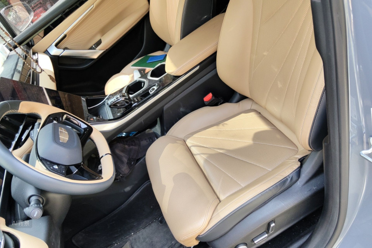 GEELY Boyue L 2022 immagine di auto #17