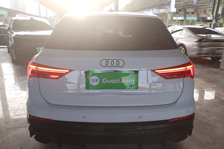 Audi Q3 2023 car image #6