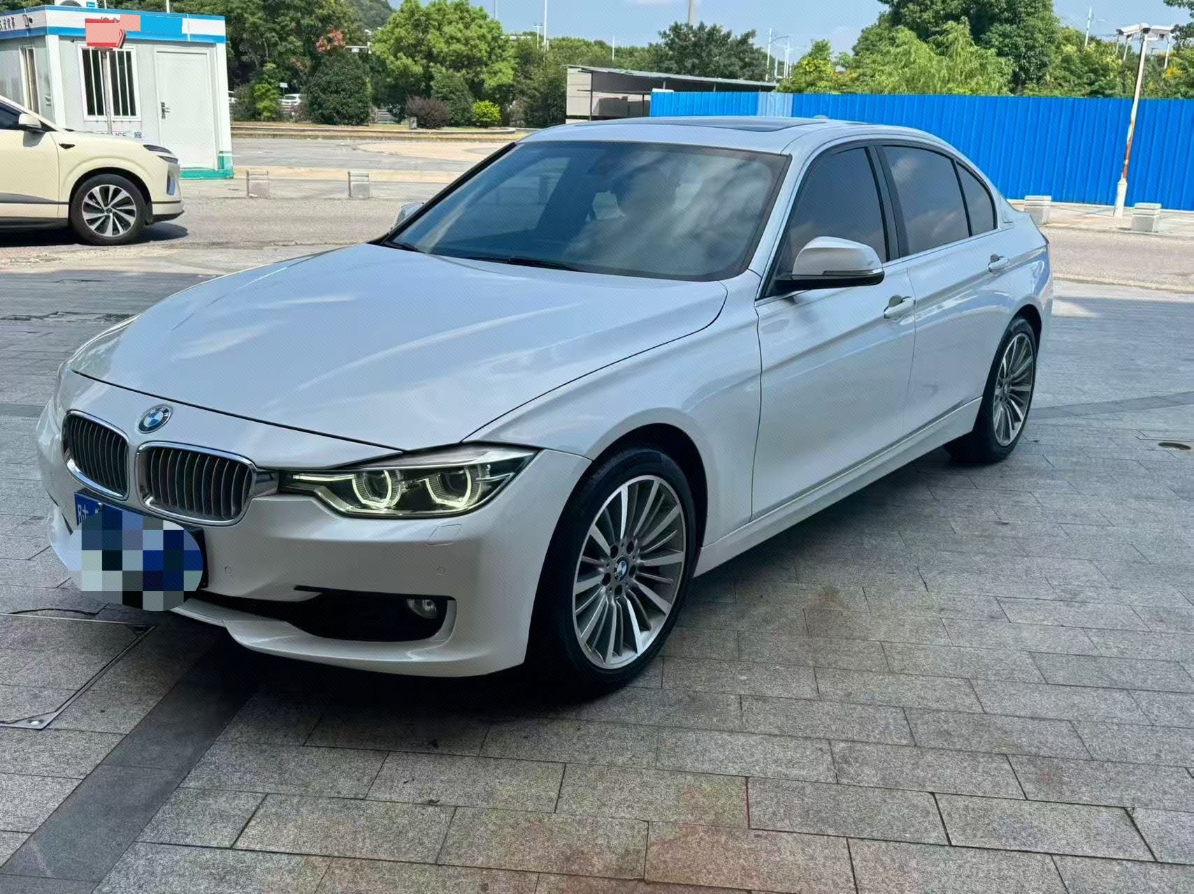 BMW 3 Series 2019 car image 