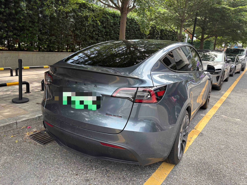 Tesla Model Y 2023 #2 Tesla Model Y 2023 car image #2