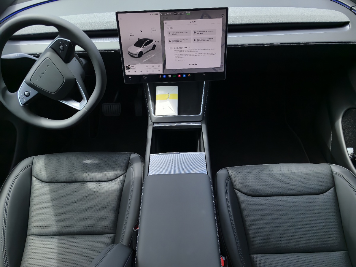 Tesla Model Y 2026 #8 Tesla Model Y 2026 car image #8