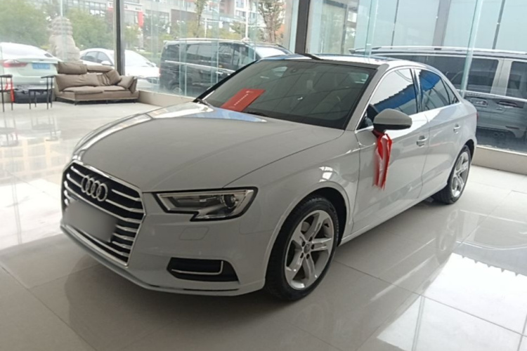 Audi A3 2021 immagine di auto #2