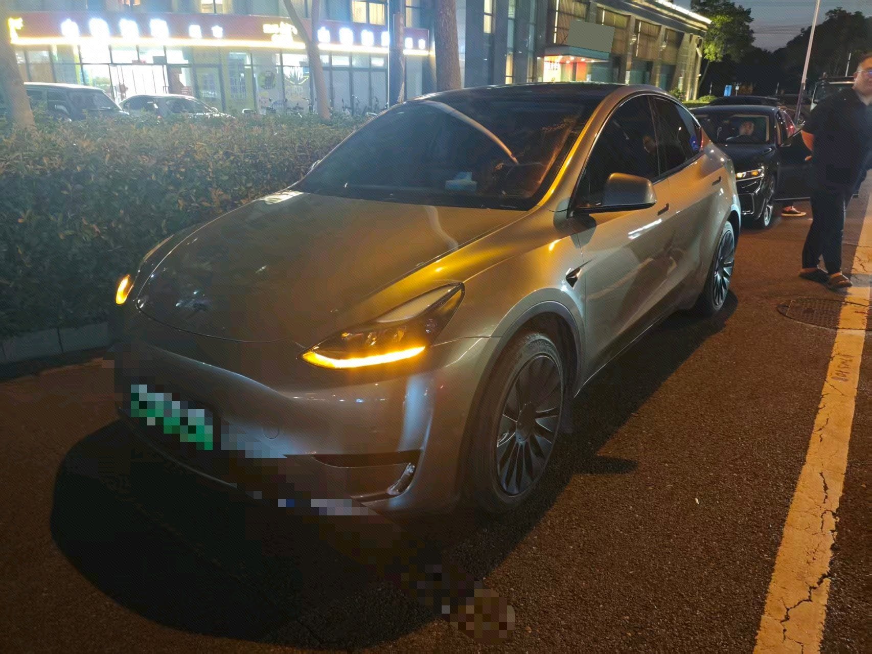 Tesla Model Y 2023 Tesla Model Y 2023 car image