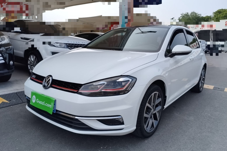 Volkswagen Golf 2018 car image #2