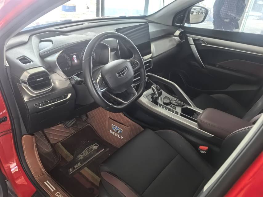 GEELY Coolray 2021 صورة سيارة #2