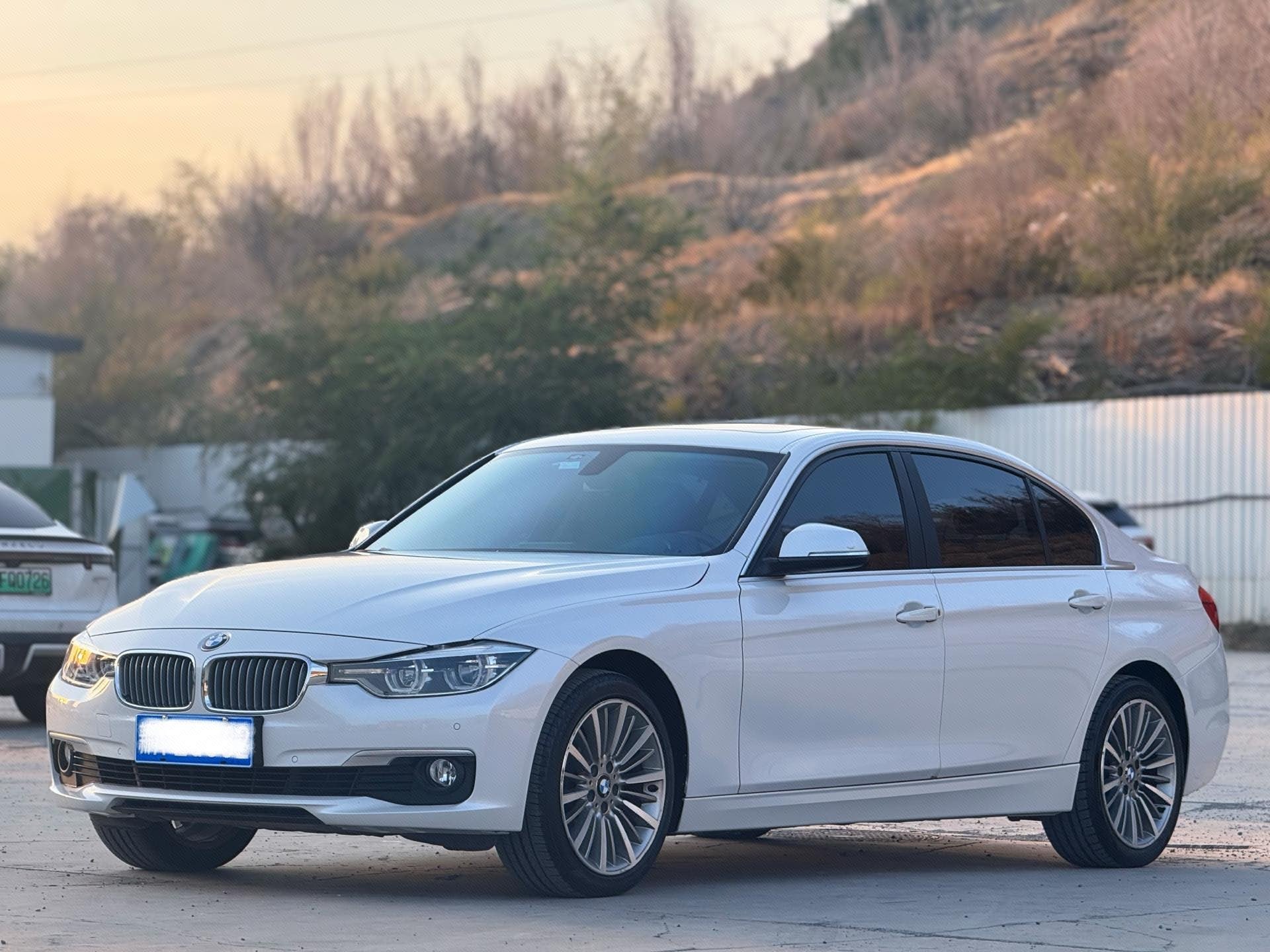 BMW 3 Series 2019 car image 