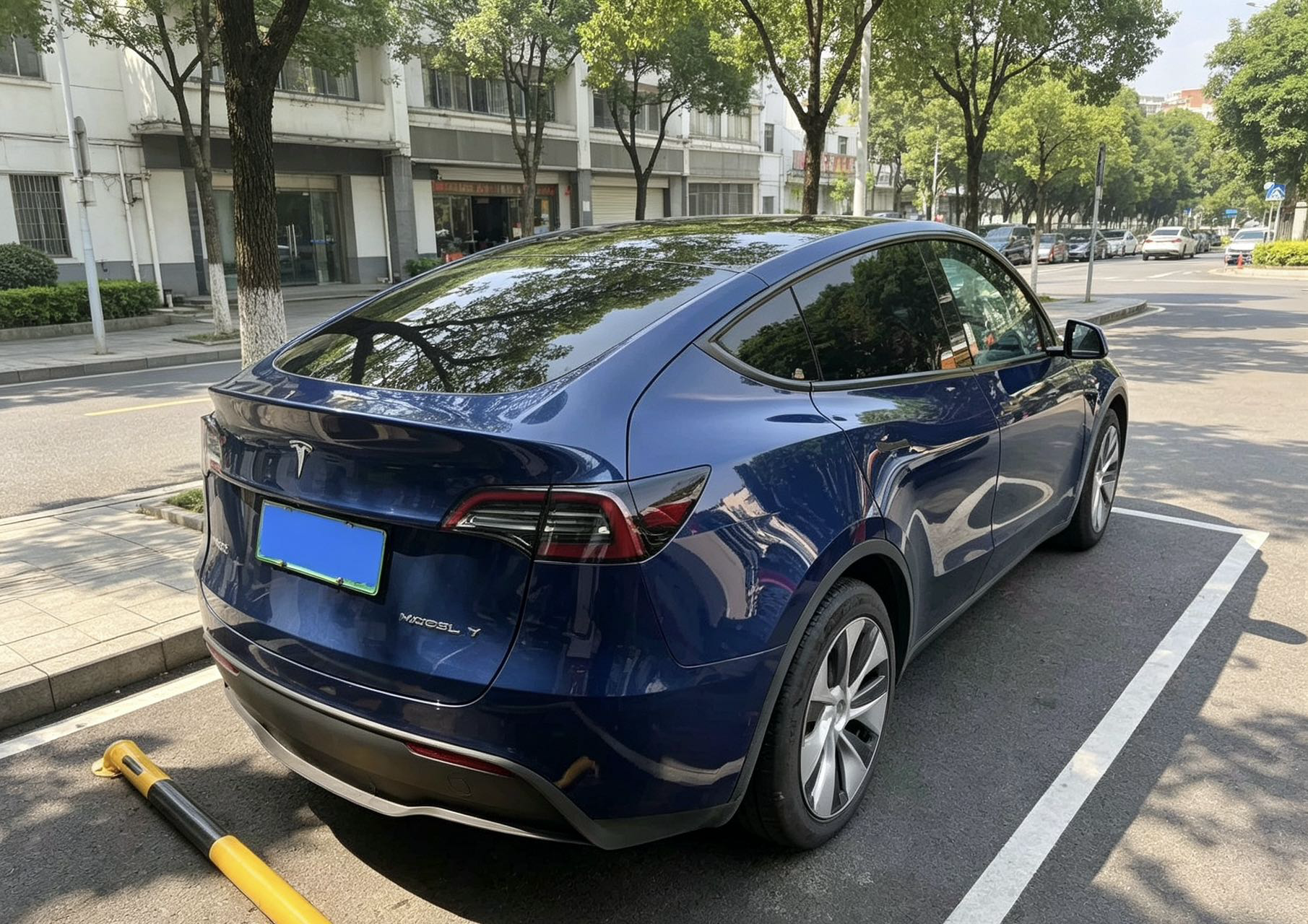 Tesla Model Y 2022 car image #5