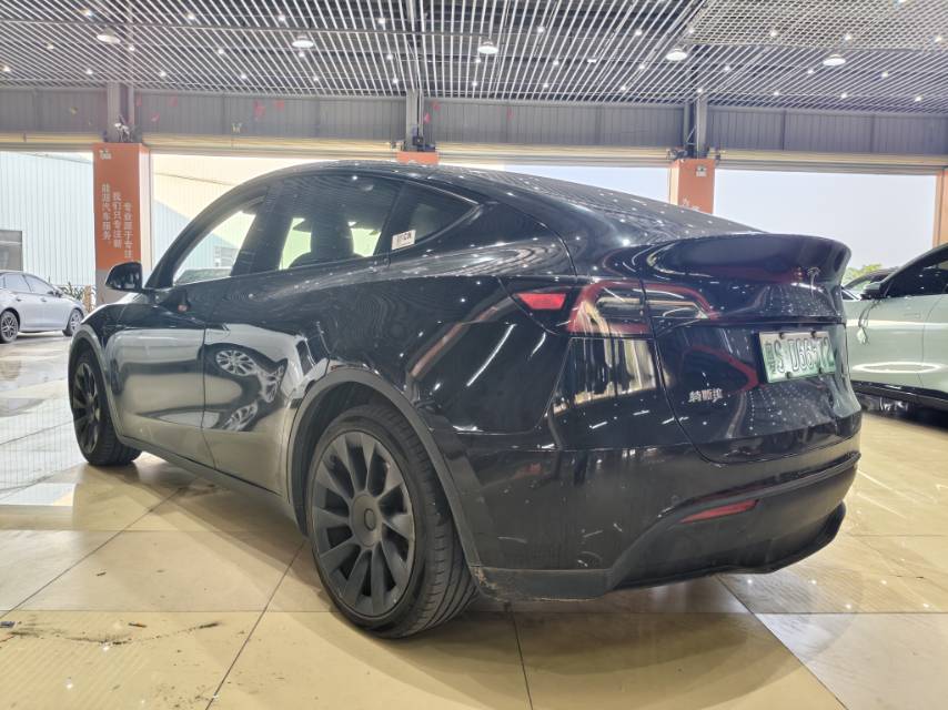 Tesla Model Y 2022 #5 Tesla Model Y 2022 car image #5