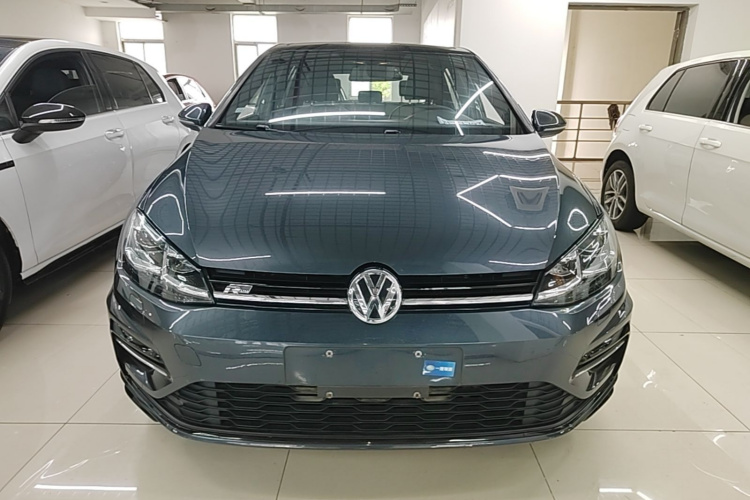 Volkswagen Golf 2020 car image #3