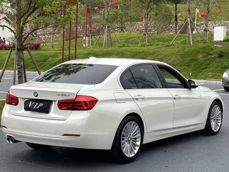 BMW 3 Series 2018 #8 BMW 3 Series 2018 car image #8