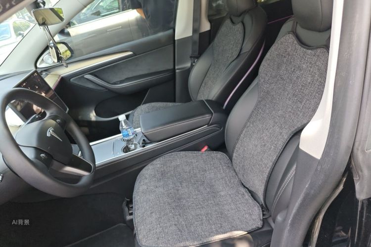 Tesla Model Y 2023 car image #17