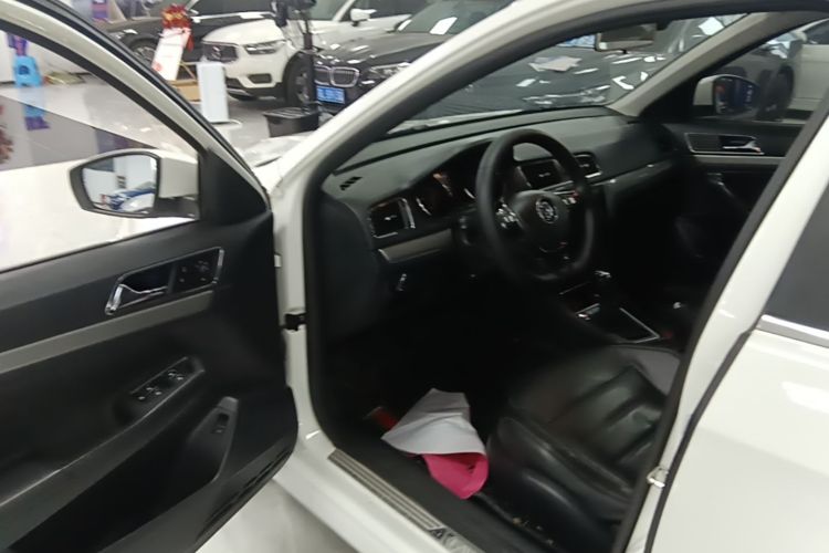 Volkswagen Lavida 2017 car image #16