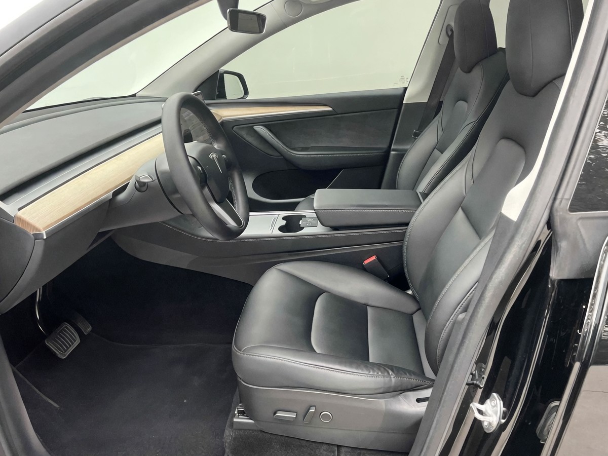 Tesla Model Y 2022 car image #4