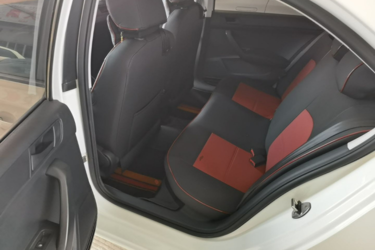 Volkswagen Santana 2018 car image #17