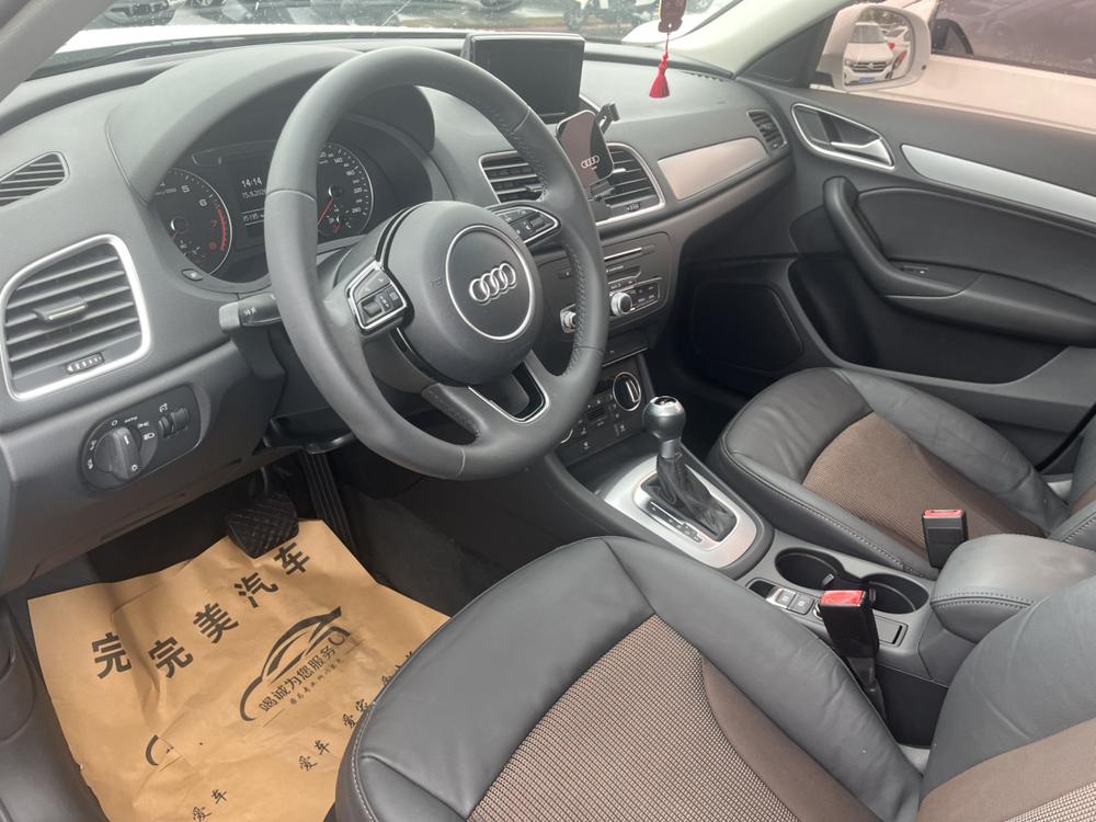 Audi Q3 2018 immagine di auto #21