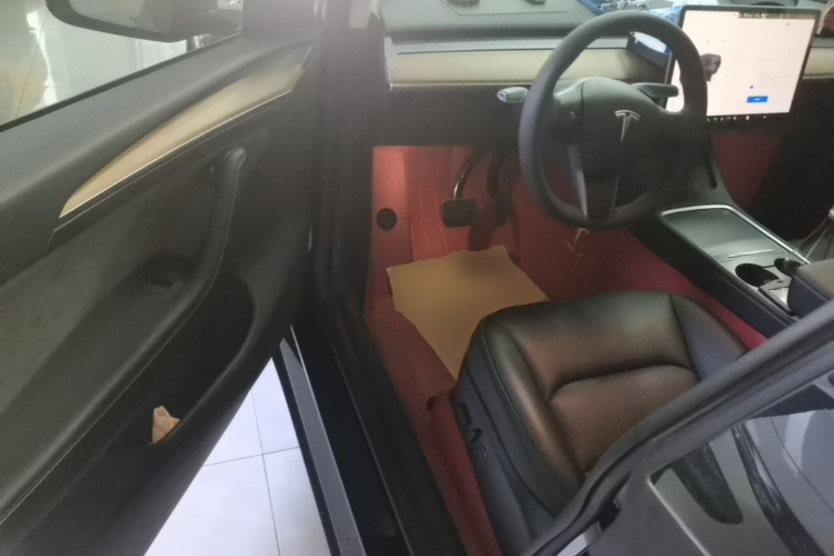Tesla Model Y 2023 #16 Tesla Model Y 2023 car image #16