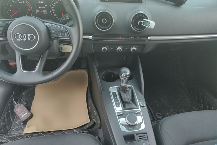 Audi A3 2019 car image #10
