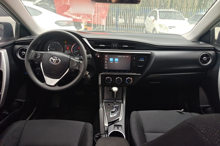 Toyota Corolla 2017 #10 Toyota Corolla 2017 car image #10