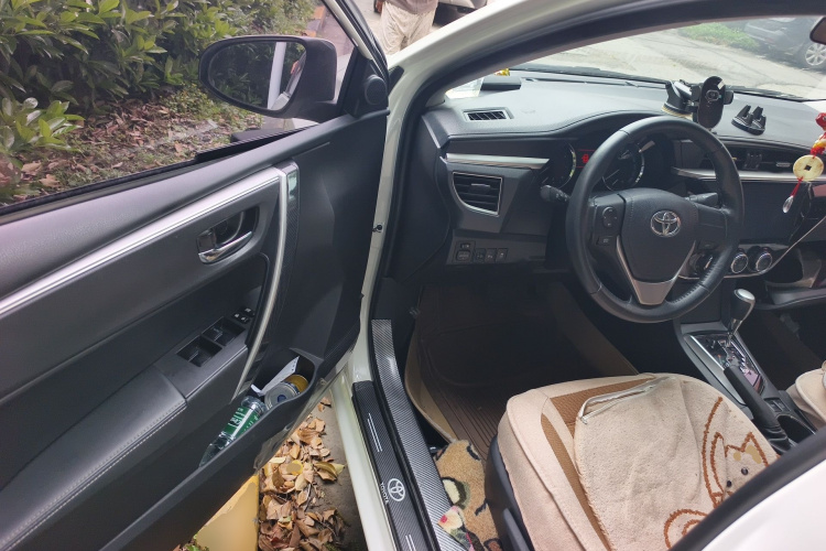 Toyota Corolla 2017 immagine di auto #9