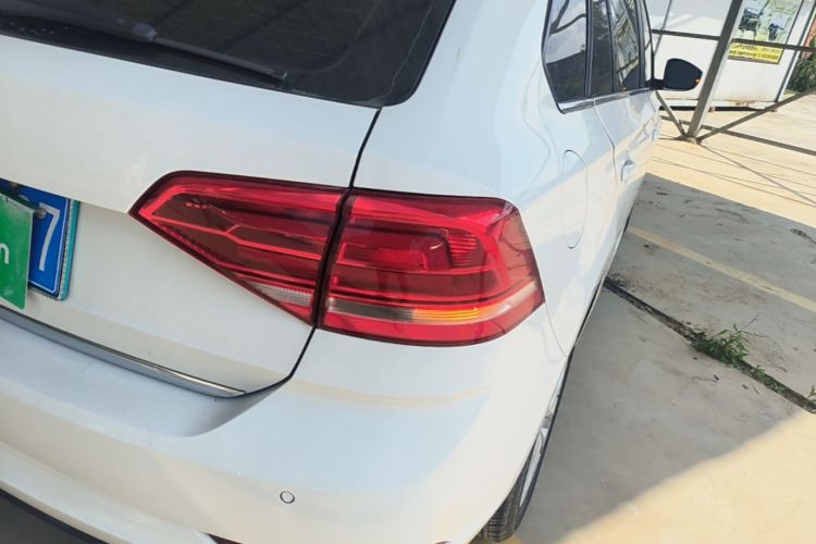 Volkswagen Santana 2016 car image #8