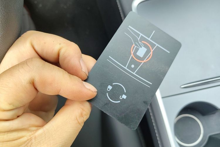 Tesla Model Y 2022 car image #14