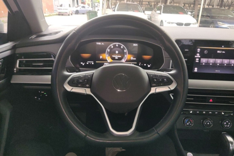 Volkswagen Lavida 2022 car image #11