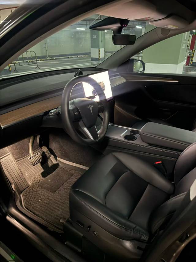 Tesla Model Y 2022 car image #4