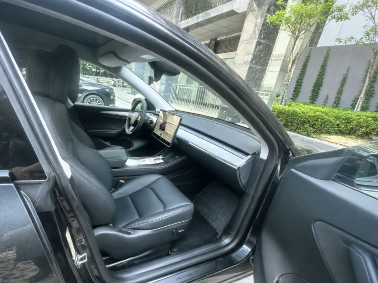 Tesla Model Y 2024 car image #4
