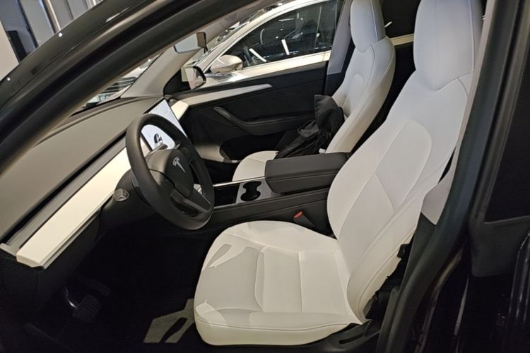 Tesla Model Y 2022 #15 Tesla Model Y 2022 car image #15