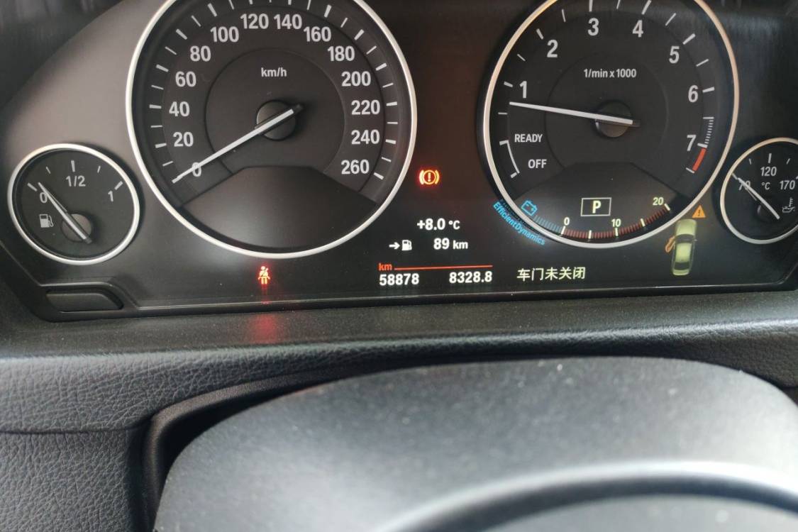 BMW 3 Series 2018 car image #25
