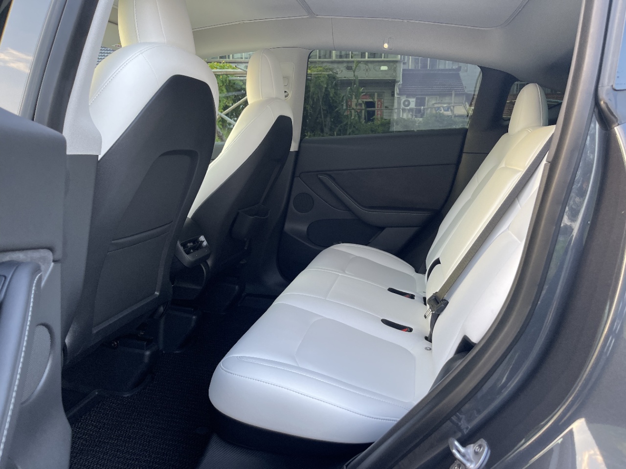 Tesla Model Y 2022 imagem de carro #6