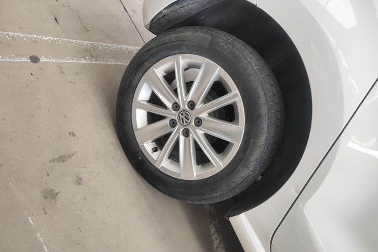 Volkswagen Polo 2016 car image #10