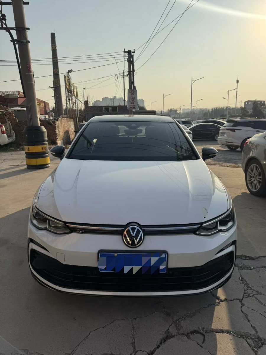 Volkswagen Golf 2022 car image #2
