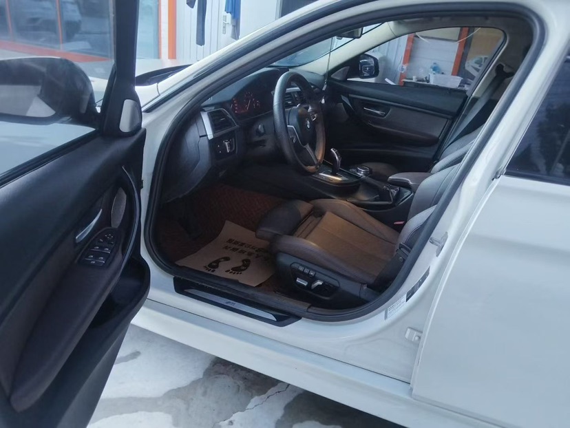 BMW 3 Series 2018 car image #4