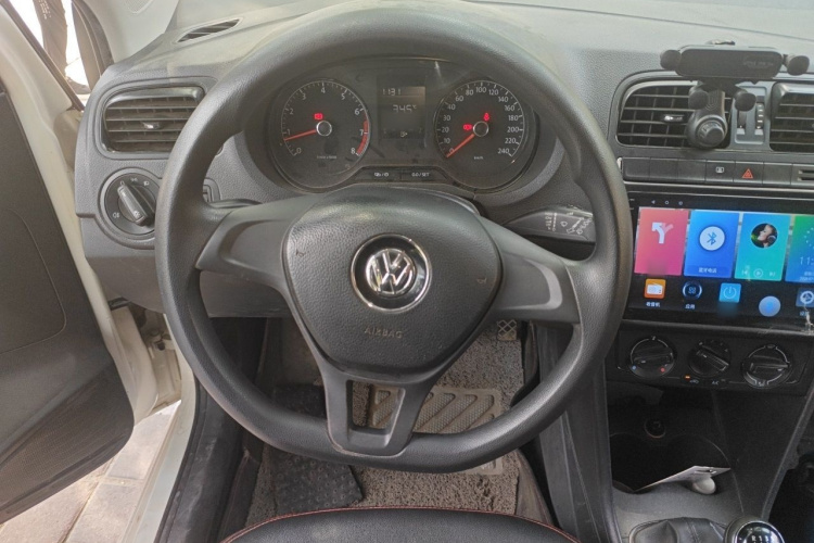 Volkswagen Polo 2015 #15 Volkswagen Polo 2015 car image #15