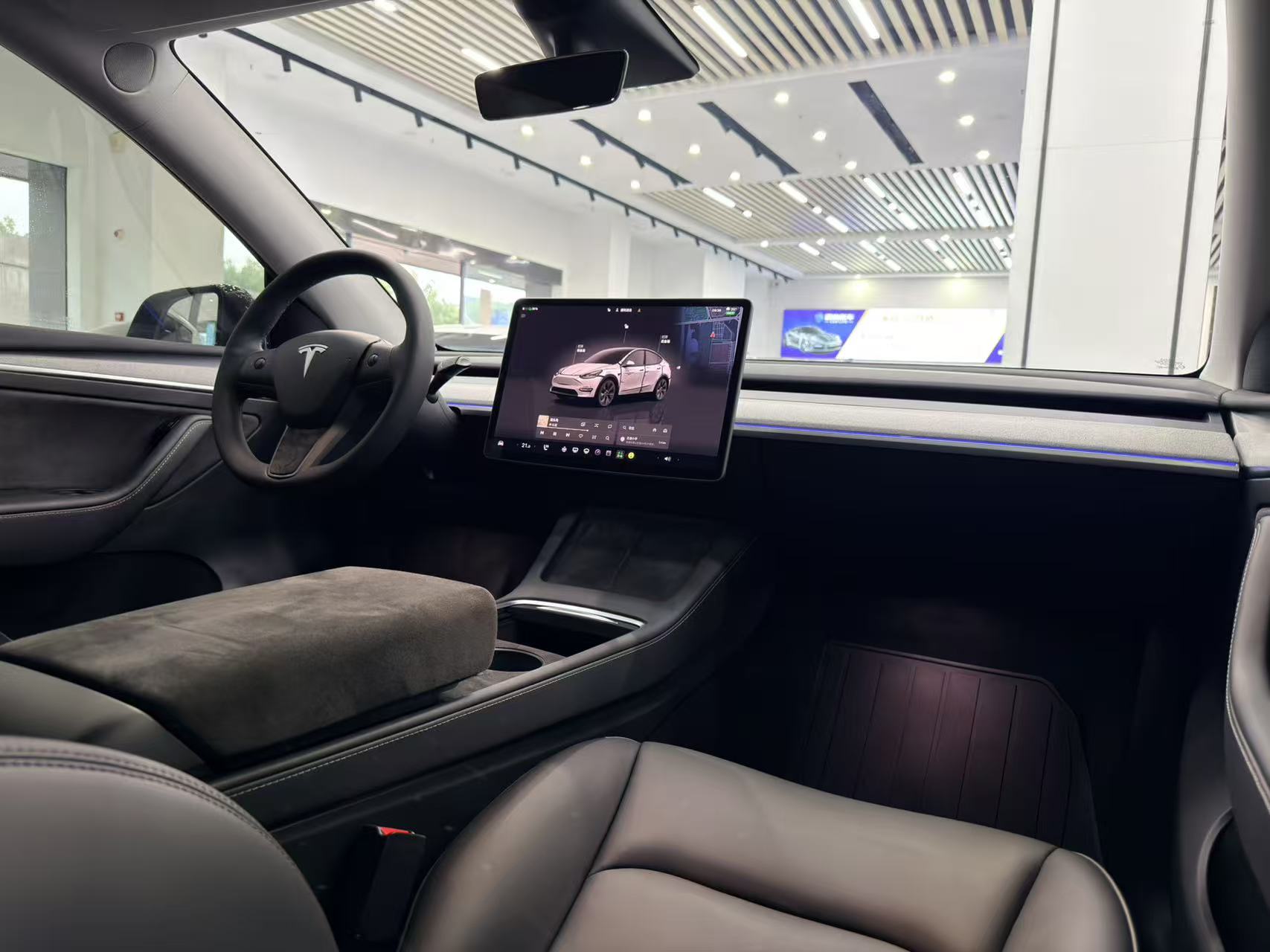 Tesla Model Y 2023 #10 Tesla Model Y 2023 car image #10