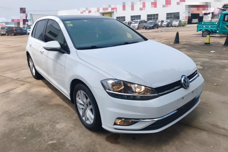 Volkswagen Golf 2018 car image #4