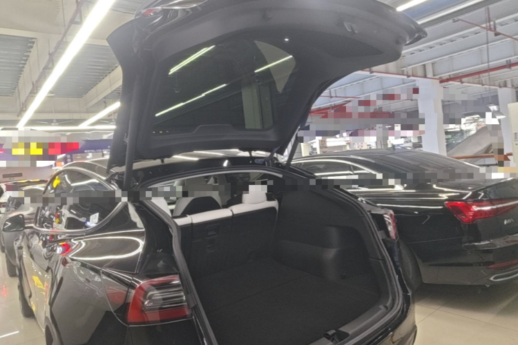Tesla Model Y 2022 immagine di auto #19