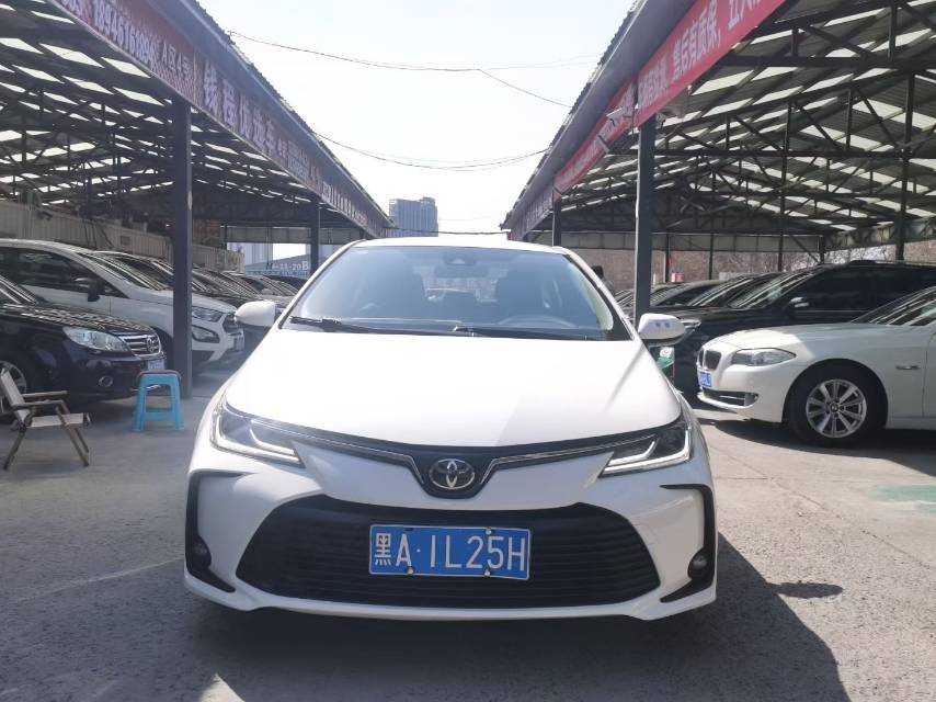 Toyota Corolla 2023 immagine di auto #2