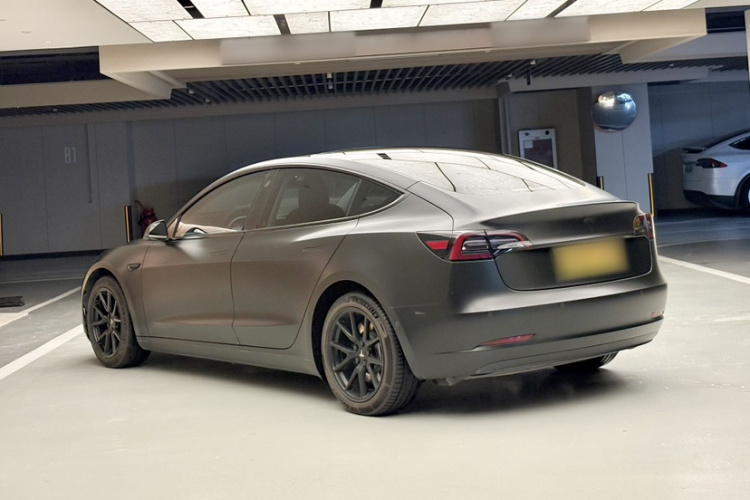 Tesla Model 3 2023 car image #9