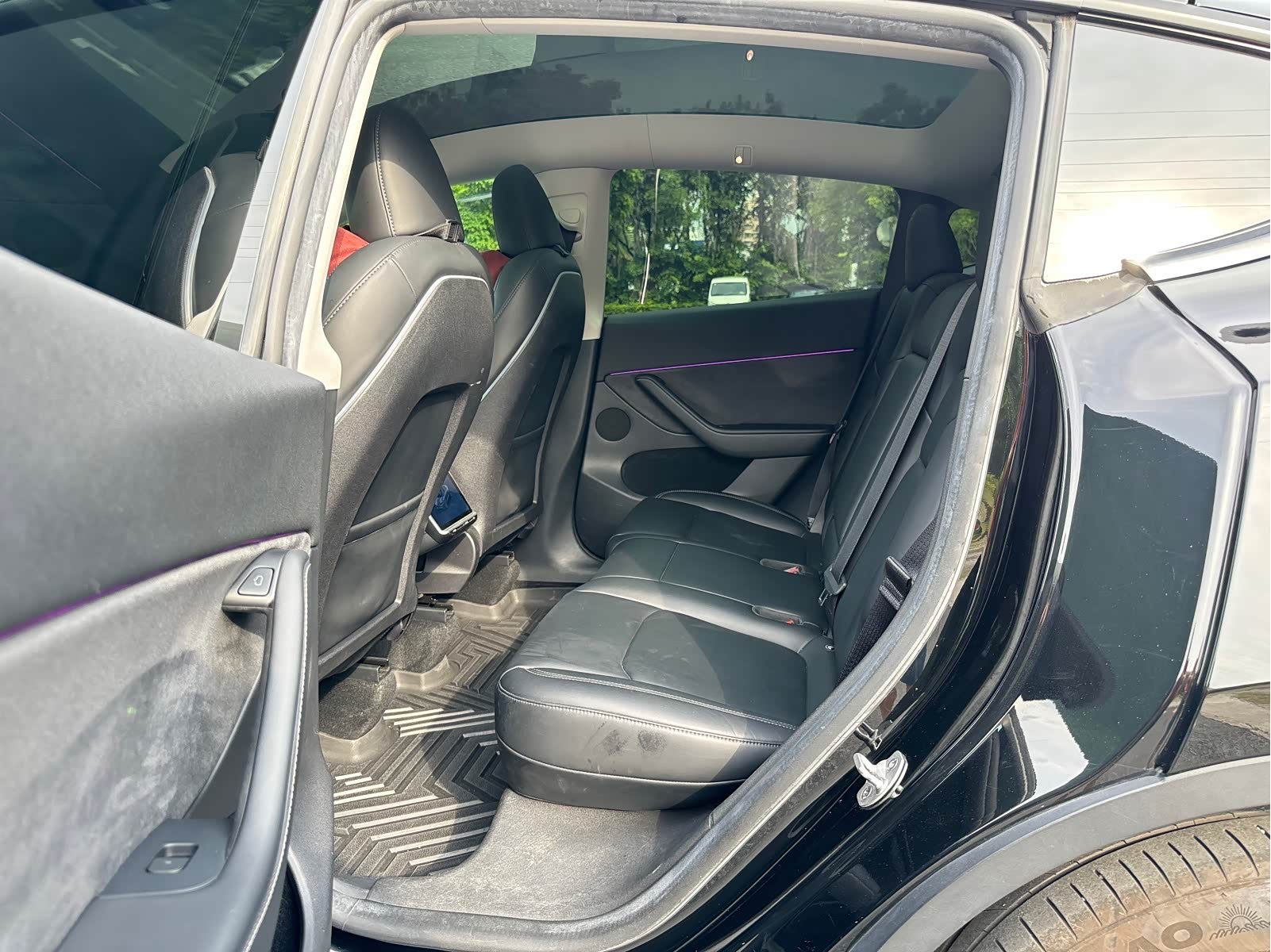 Tesla Model Y 2023 car image #10