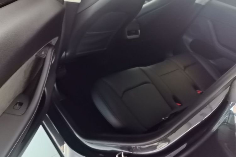 Tesla Model Y 2024 #17 Tesla Model Y 2024 car image #17