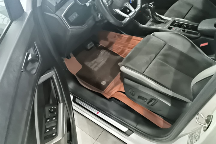 Audi Q3 2020 #16 Audi Q3 2020 car image #16