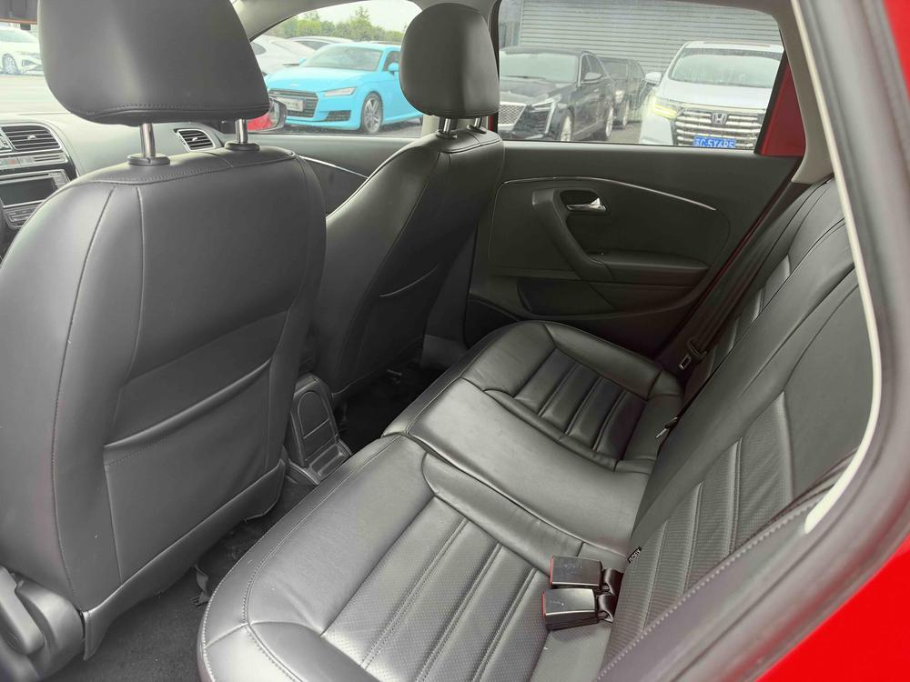 Volkswagen Polo 2016 car image #11