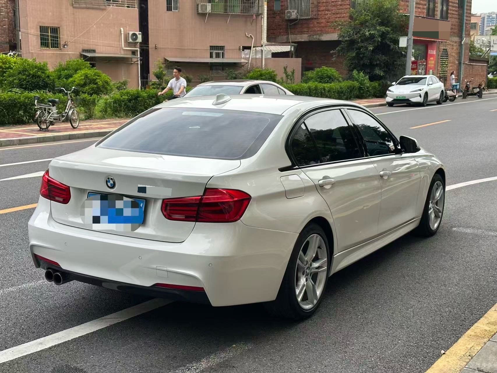 BMW 3 Series 2018 car image #9
