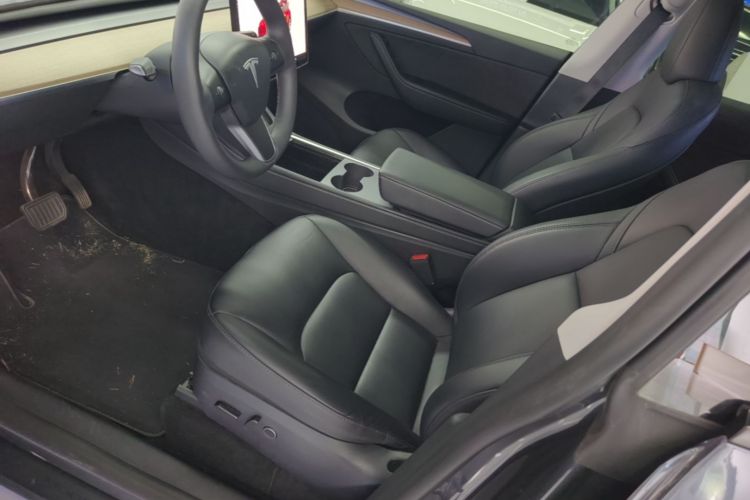 Tesla Model Y 2023 car image #15